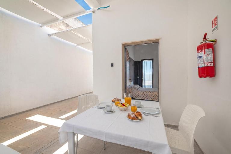 Casa Miggiano 6 BR Apartment in Town - Happy Rentals - B&B Santa Cesarea Terme