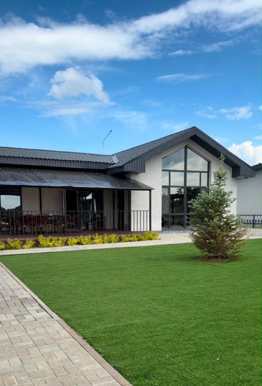 Гостевой дом Burabay Grand Village - B&B Būrabay