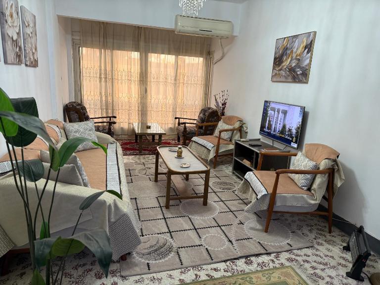 شقة مميزة في ميدان شاهين - B&B El Cairo
