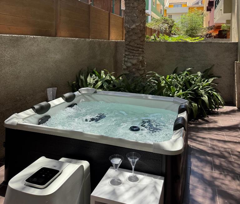 Sal Verde - Palmtree Paradise with private Jacuzzi - Ferienwohnung Santa Maria