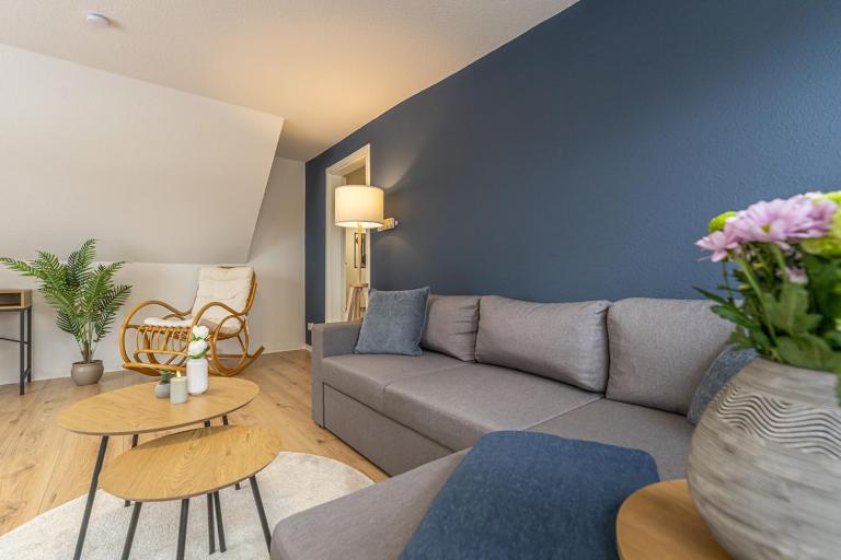 Bright & Cozy Hafenblick Apartment, 2 Zimmer & Küche in Varel - B&B Varel