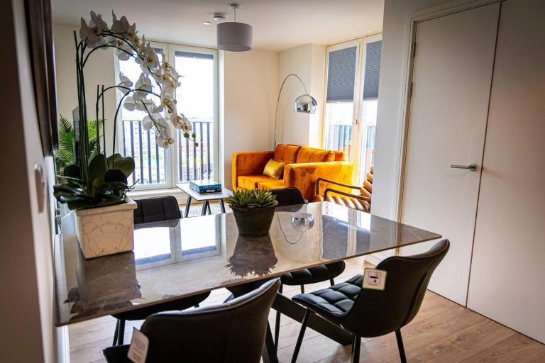 Birmingham City Retreat No 166 - B&B Birmingham