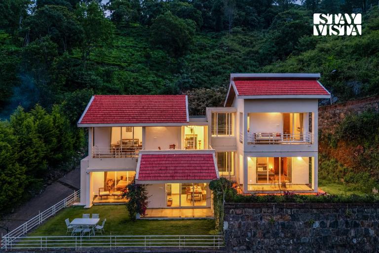 StayVista at Mayfield Valley with Lawn & WiFi - Ferienwohnung Kotagiri