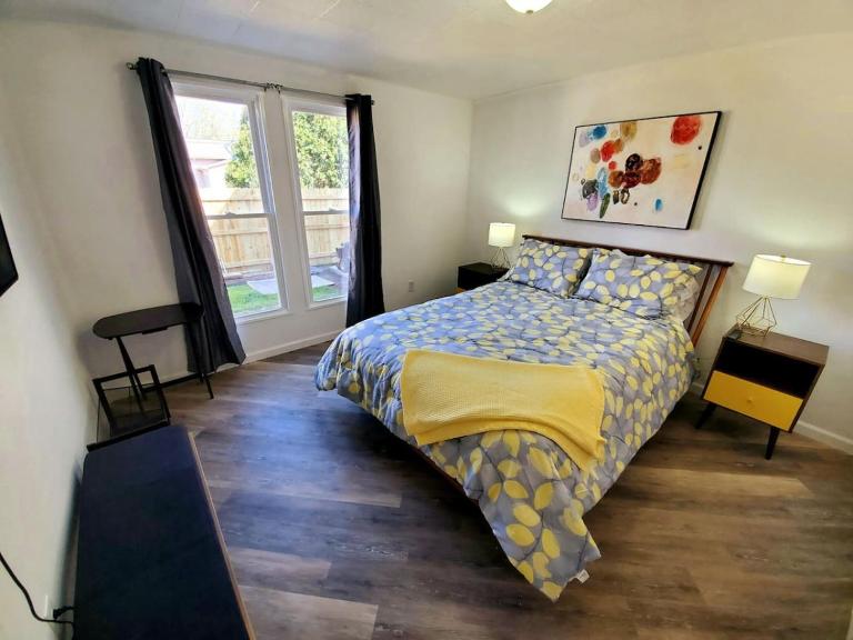 Downtown Getaway, Historic & Peaceful, FREE Bikes - Ferienwohnung Columbus