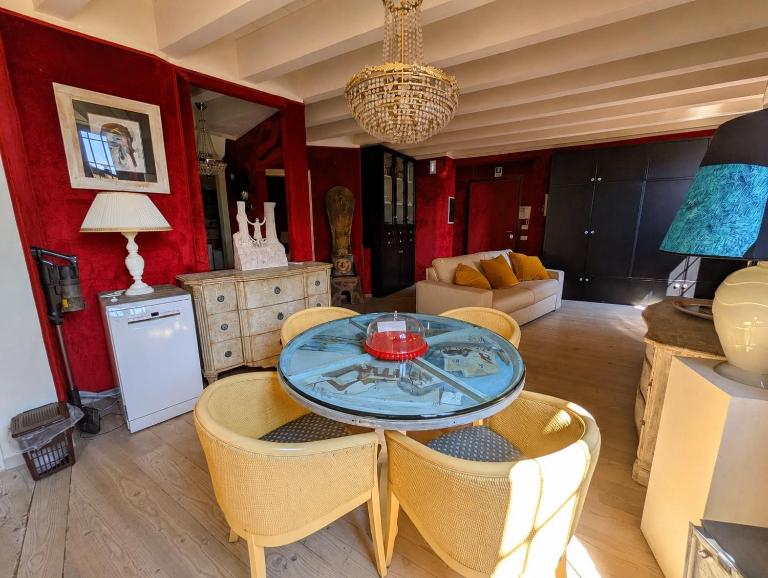 Basquiat - Castello Luxury Apartments - B&B Desenzano del Garda