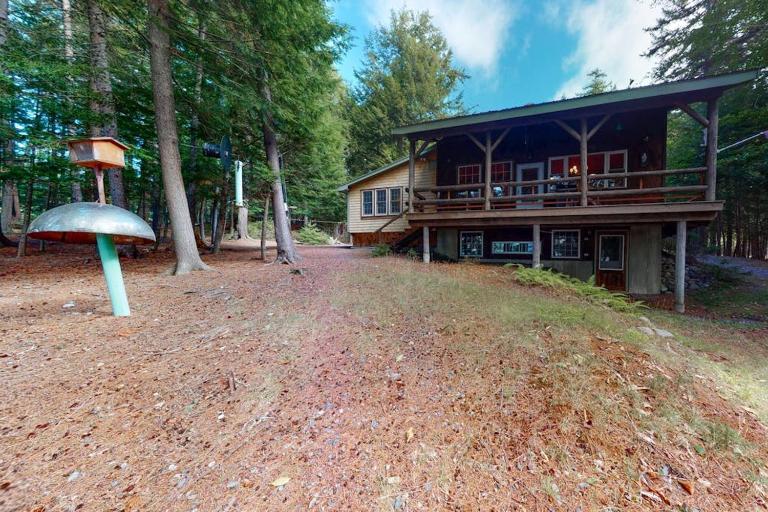 Lakefront Cabin on a Double Lot w/ 500 - B&B The Highlands