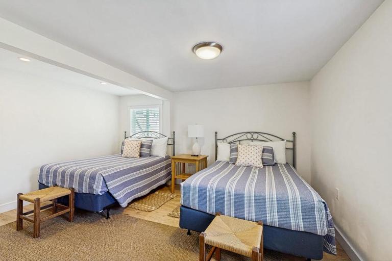 Well-located, dog-friendly home - walk to footbridge & Barrett Park - Ferienwohnung Boothbay Harbor