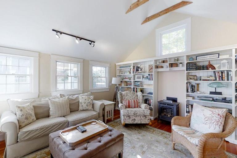 Historical New England home, outdoor shower , Dog-friendly - Ferienwohnung Boothbay Harbor