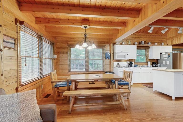 Lakefront home with private dock, canoe & kayak, fast WiFi, and firepit - dog OK - B&B Greenville