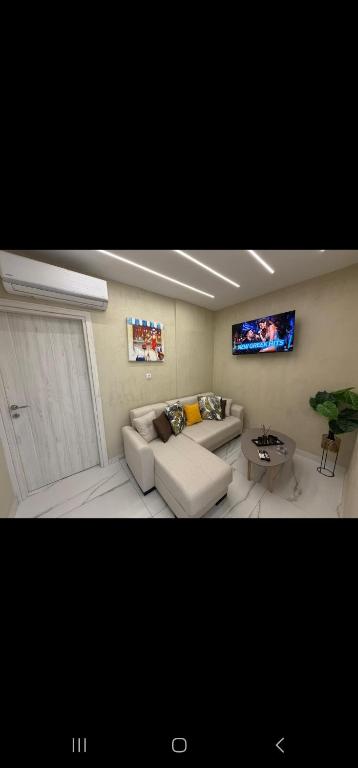 Aggelo's Rooms 4 - B&B Volos