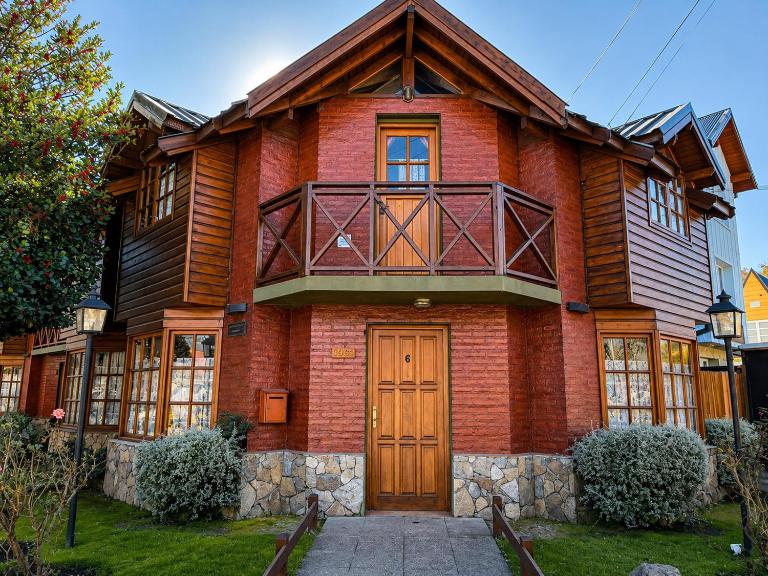 Encantadora Cabaña Esquina Ramayón - B&B San Martín de los Andes