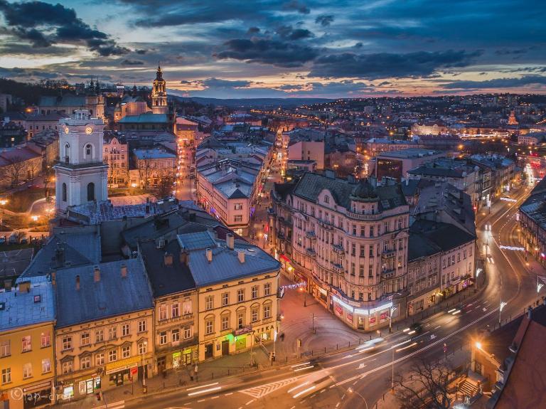 Roof top - 3 minutes from station, with lift, premium - Ferienwohnung Przemyśl