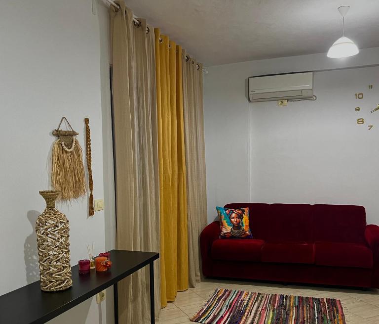 Flora Home 2 - Ferienwohnung Durrës