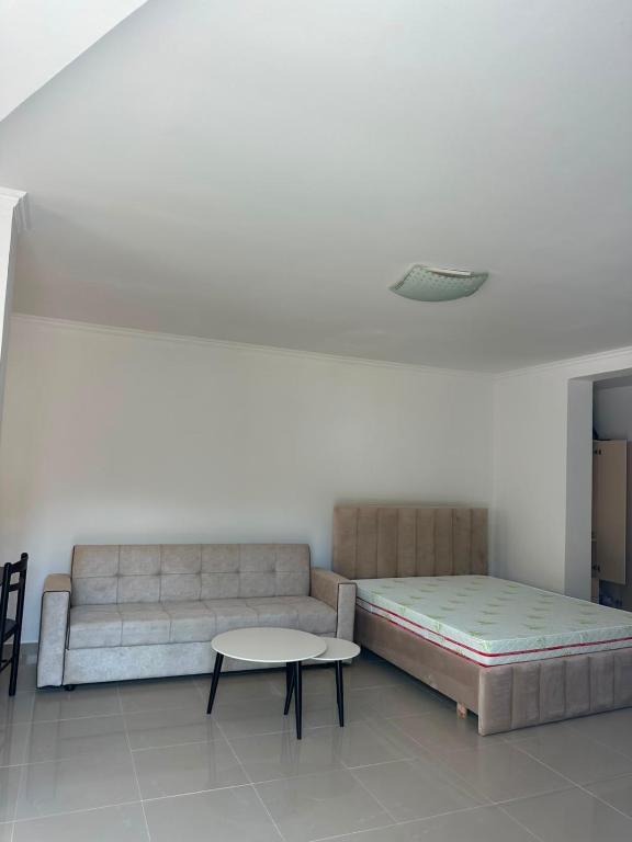 New studio in the center of city - B&B Çorovodë