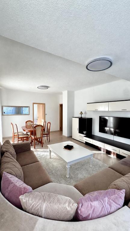Four Rooms Allgäu Apartment - Bed and Breakfast Wangen