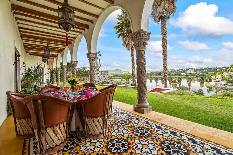 Alcanfor de las Infantas, Hacienda Boutique - B&B Juriquilla