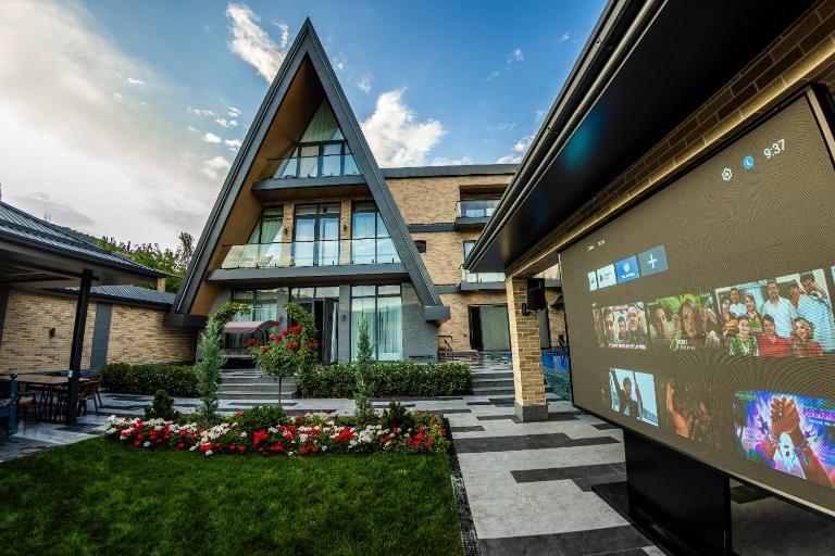 Villa Lugano Premium - Bed and Breakfast Khumson