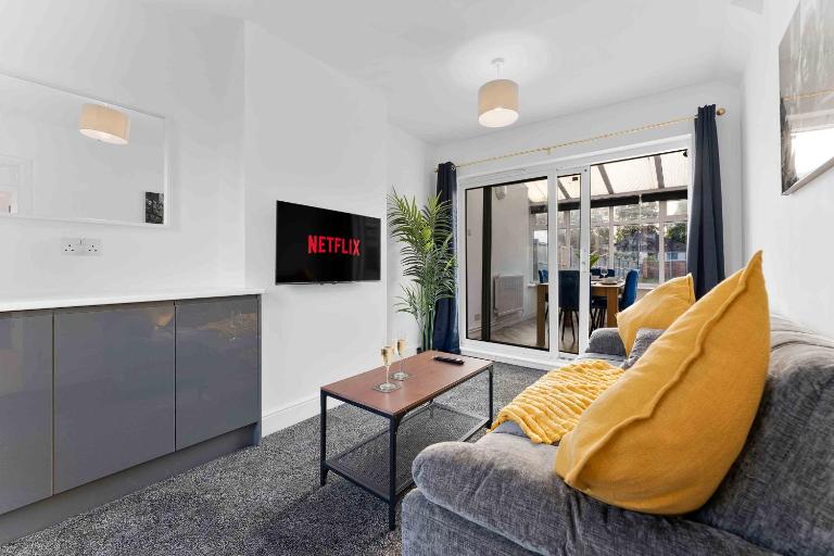 Business, Families, Contractors Stays - Ferienwohnung Birmingham