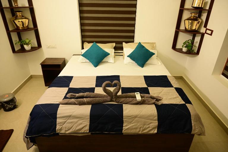 Lumia Bay - B&B Varkkallai