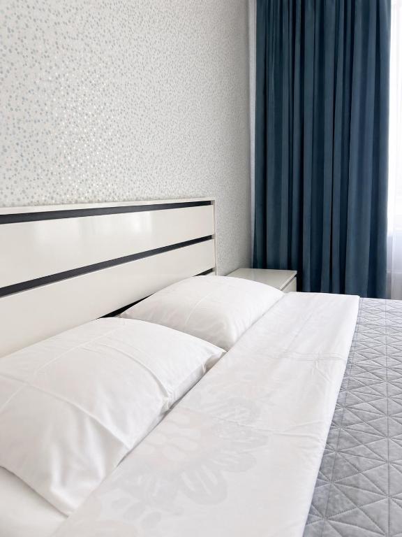 Сучасна та простора квартира в гарному районі міста біля парку - Bed and Breakfast Irpin