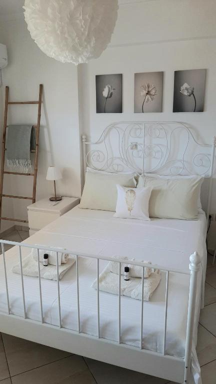 Skyline Vista - Sea View Apartment with Free Parking - B&B Piraeus