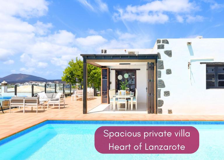 Spacious Private Villa up to 16 - Casa Quintero Yaiza - Volcano, Timanfaya park, Bodega & South Beaches - Heated Pool - Game Room - Charcoal grill - B&B Yaiza
