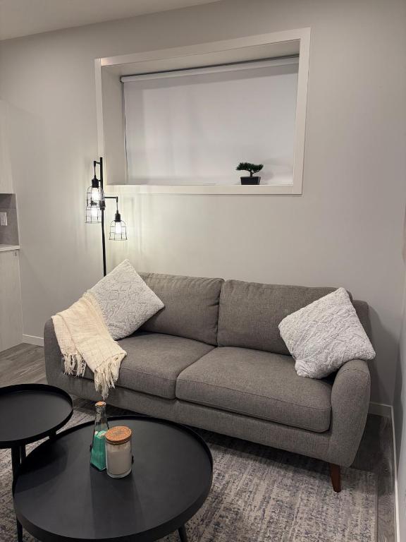 Summer Serene- 2BR - Ferienwohnung Calgary
