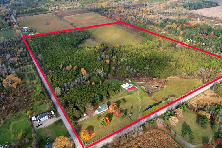 7 Bedroom Farmhouse, 50 Acres, Family and Corporate Retreats - B&B Newcastle Village