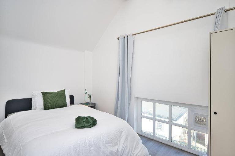 Modern 2 Bed Mews House - Elizabeth Line - Sleeps 5 - B&B Ilford