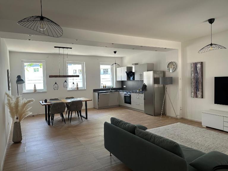 Moderne Wohnung mit guter Anbindung & Nähe Messe - B&B Meerbusch
