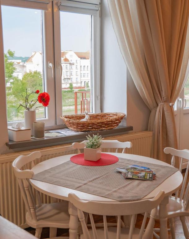 Przytulne mieszkanie - 300 m od Rynku --- Cozy apartment - 300 m to old town - B&B Przemyśl