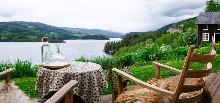 Cosy basement room, bathtub and sauna with a stunning view - Ferienwohnung Løken