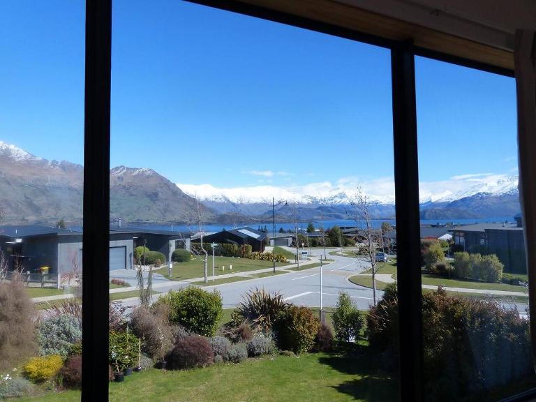 acomo at Clutha - stunning views, pool & gym access - B&B Wanaka