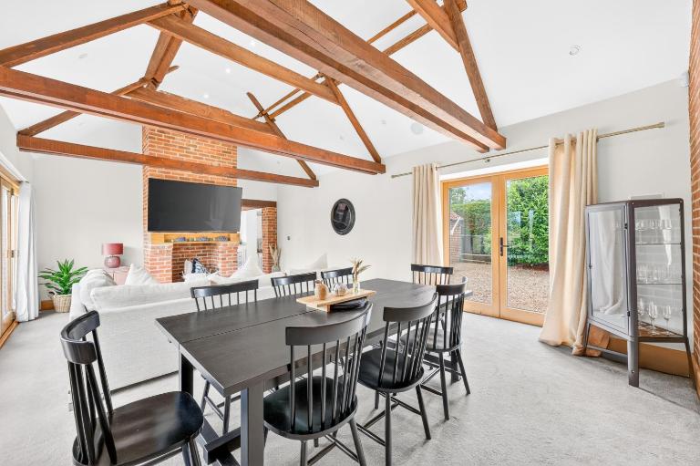 Warren Farm Barn - B&B Hillington
