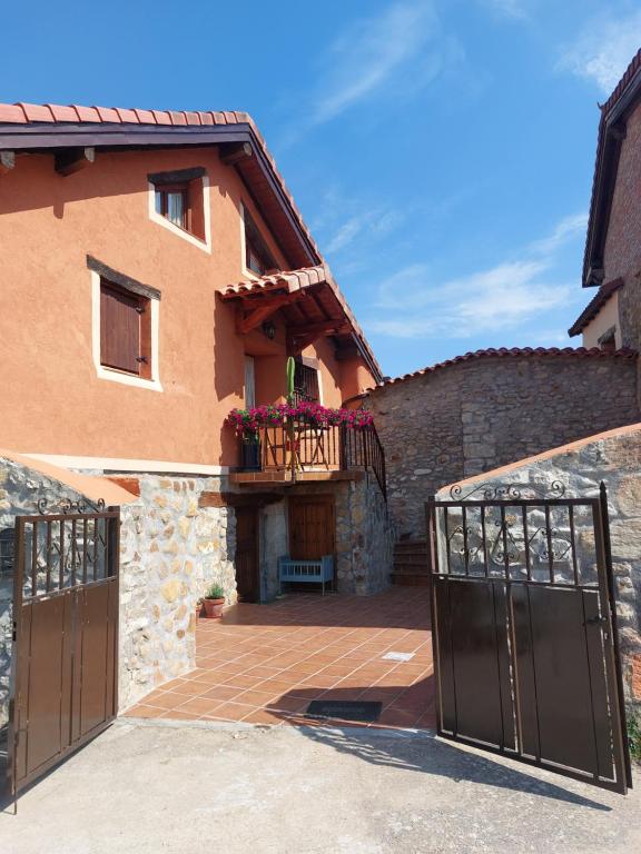 Casa entera en Las Merindades con txoko y patio, a 50 min de Bilbao - B&B Barcenillas del Ribero