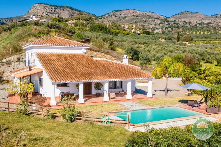 Villa El Capricho 3BR Escape in Beautiful Álora - B&B Alora