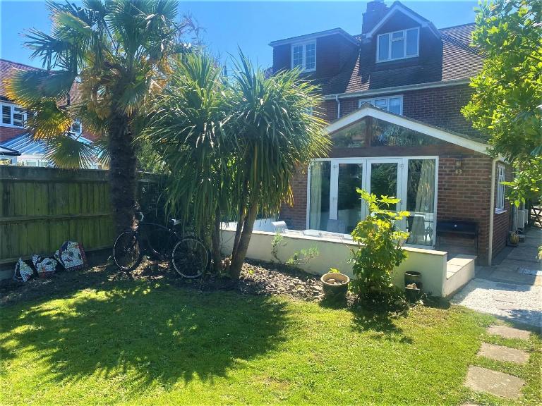 AS Brook Road - B&B Lymington
