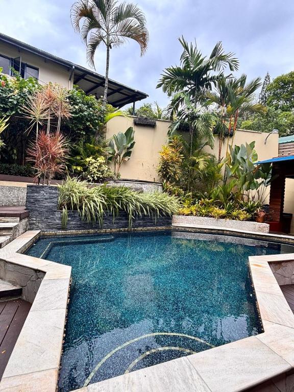 Serenity Garden Escape - Bed and Breakfast Port of Spain