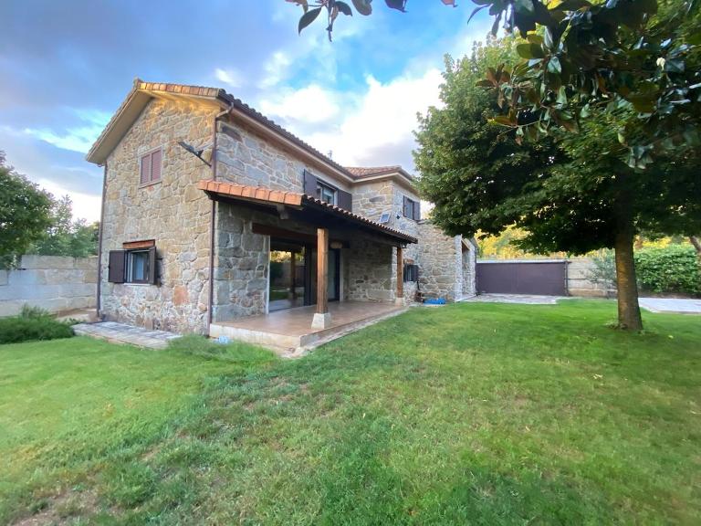 Casa A Verea - Bed and Breakfast Toén