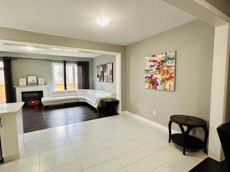 The Grand Maple Residence - B&B Brampton