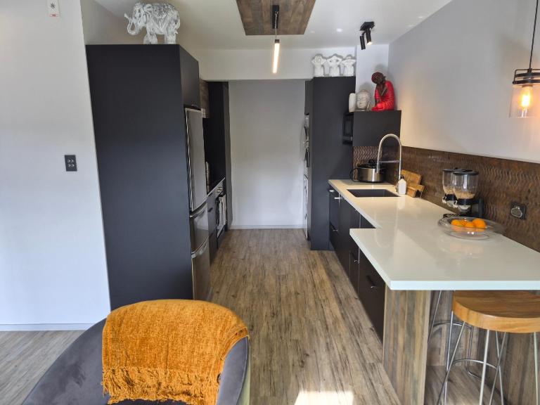 City Living Apartment Two - B&B New Plymouth