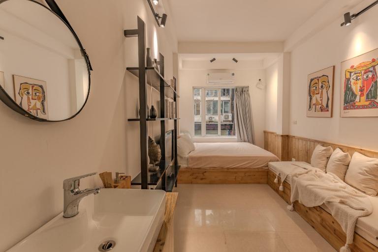 Hustle Bustle l OldQuarter,Netflix & Free laundry - B&B Hanói