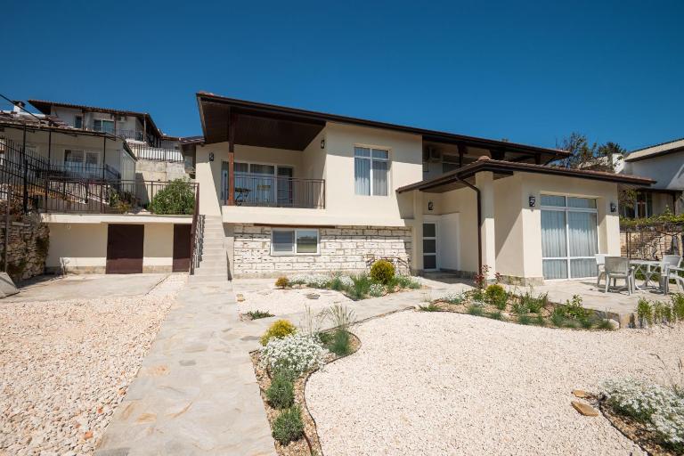 Villa Azurea - B&B Balchik