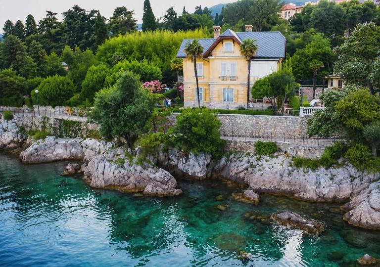 Villa by the Sea - B&B Opatija