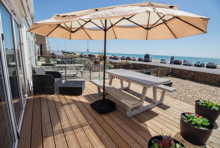 Sea Breeze Beach House By Air Premier - B&B Seaford