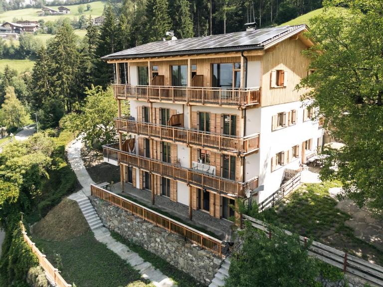 Profigl Eco Guesthouse - Sustainable living with a view in Südtirol, Brixencard, free parking - B&B Bresanona