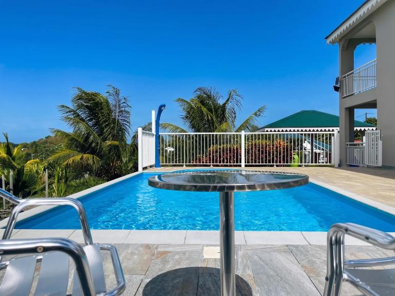 Appartement spacieux avec accès à la piscine, 80 m² - Ferienwohnung Ducos