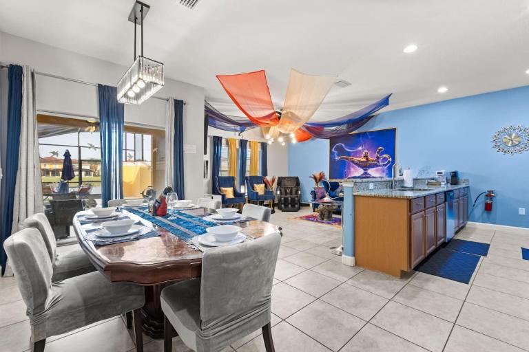 Themed Villa with Private Pool Games Massage Chair - Chambres d'hôtes Kissimmee