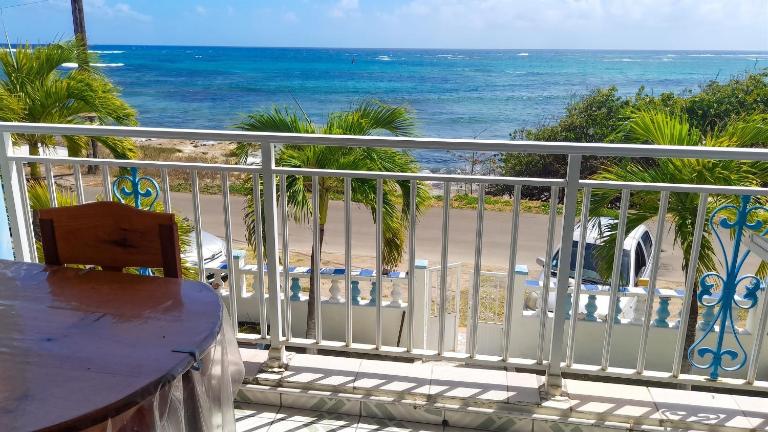 Studio avec vue sur la mer à Capesterre 25 m² 1 chambre - B&B Beauséjour