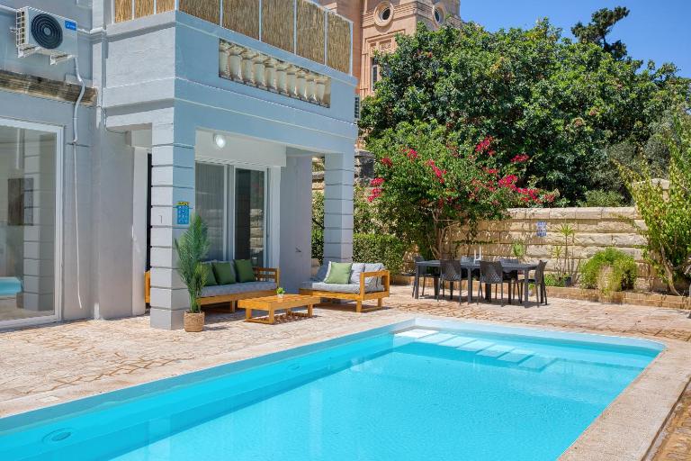 Stunning villa w Private pool TT table Sleeps 14 - B&B St. Julian's